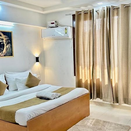 Aura Luxury Studio I Couple Friendly I Near Golf Course Road, Sector 57, Gurgaon Zewnętrze zdjęcie