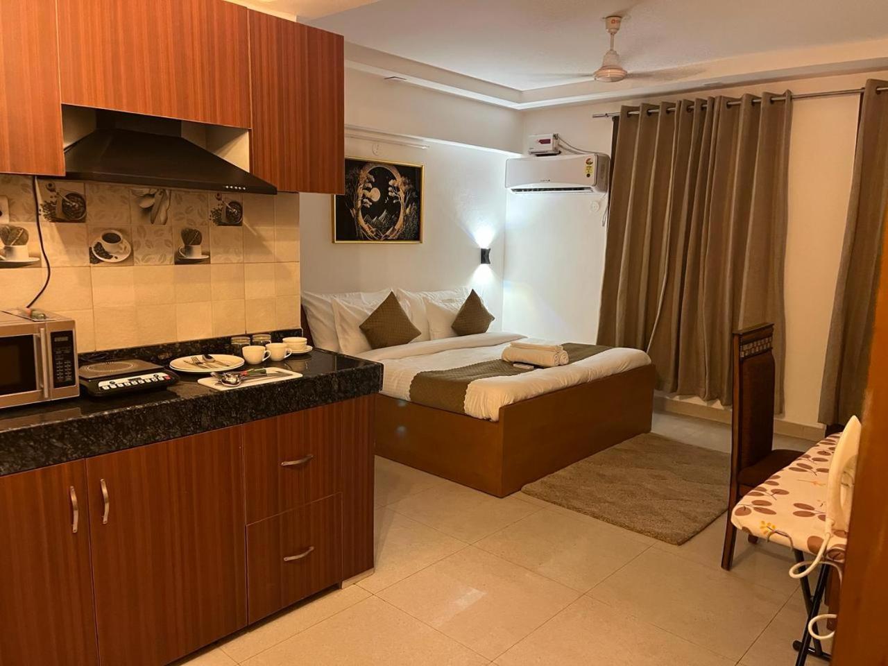 Aura Luxury Studio I Couple Friendly I Near Golf Course Road, Sector 57, Gurgaon Zewnętrze zdjęcie