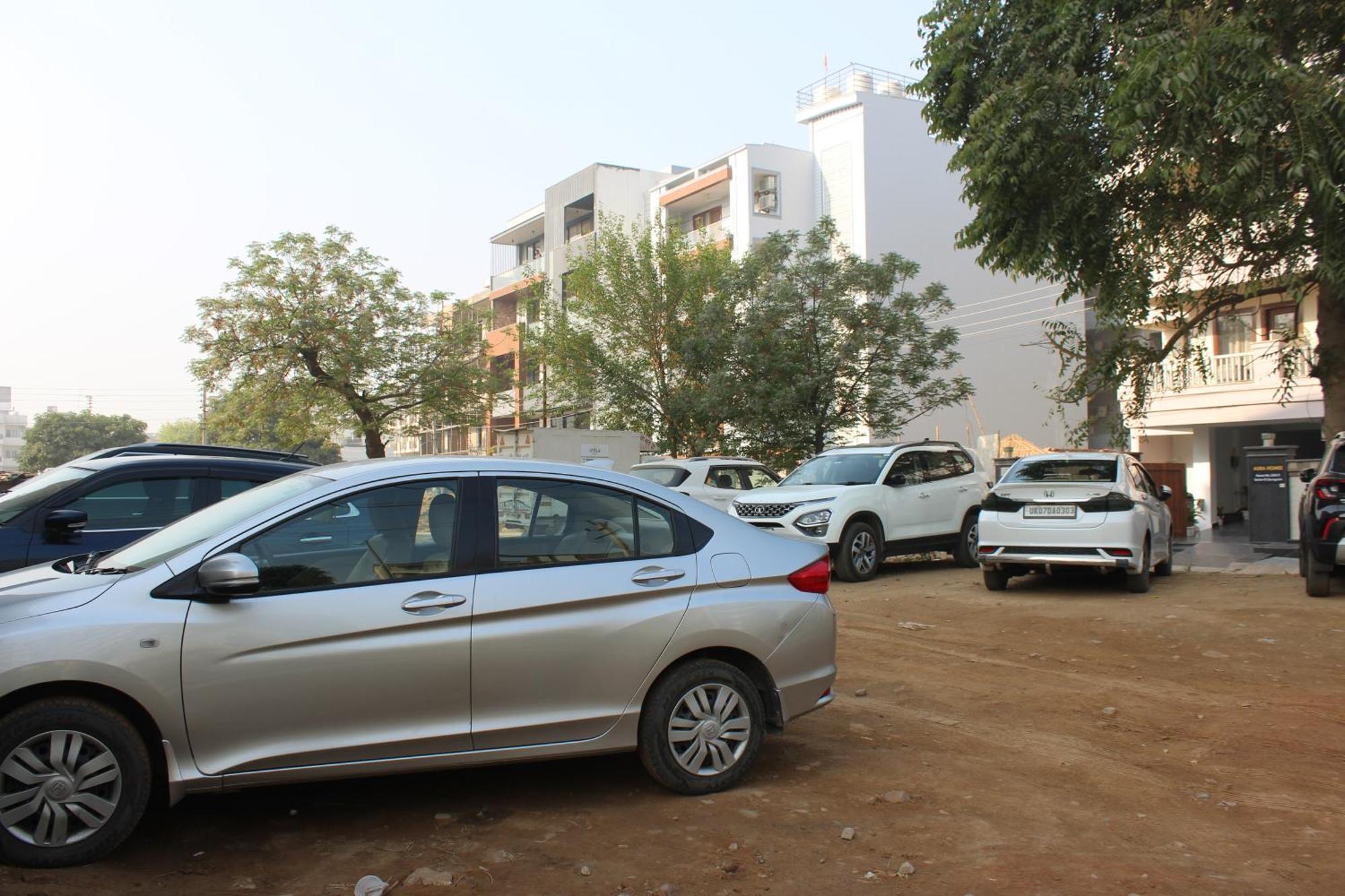 Aura Luxury Studio I Couple Friendly I Near Golf Course Road, Sector 57, Gurgaon Zewnętrze zdjęcie