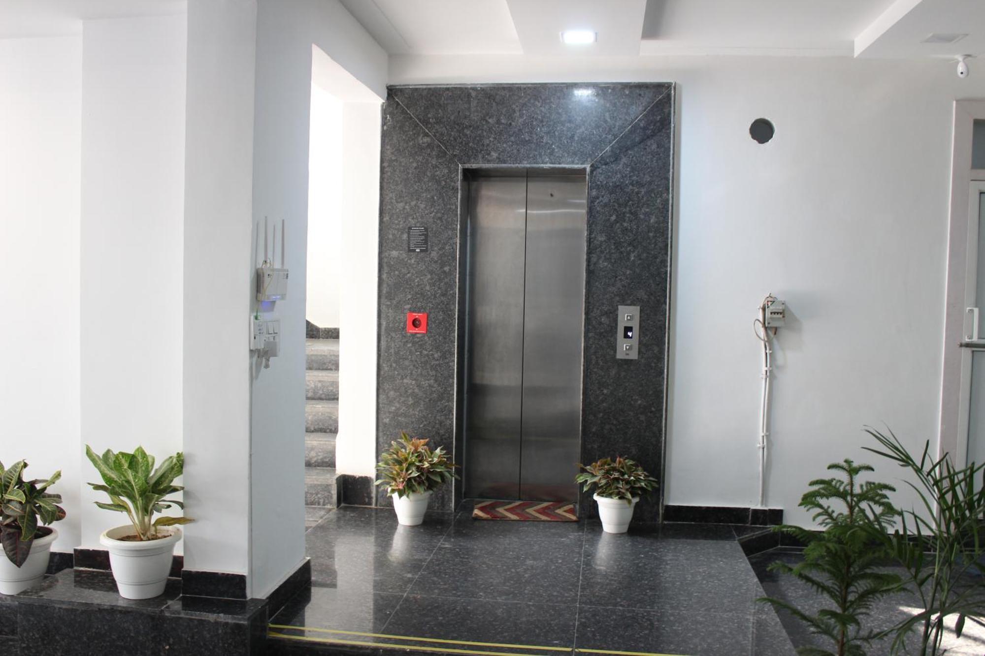 Aura Luxury Studio I Couple Friendly I Near Golf Course Road, Sector 57, Gurgaon Zewnętrze zdjęcie