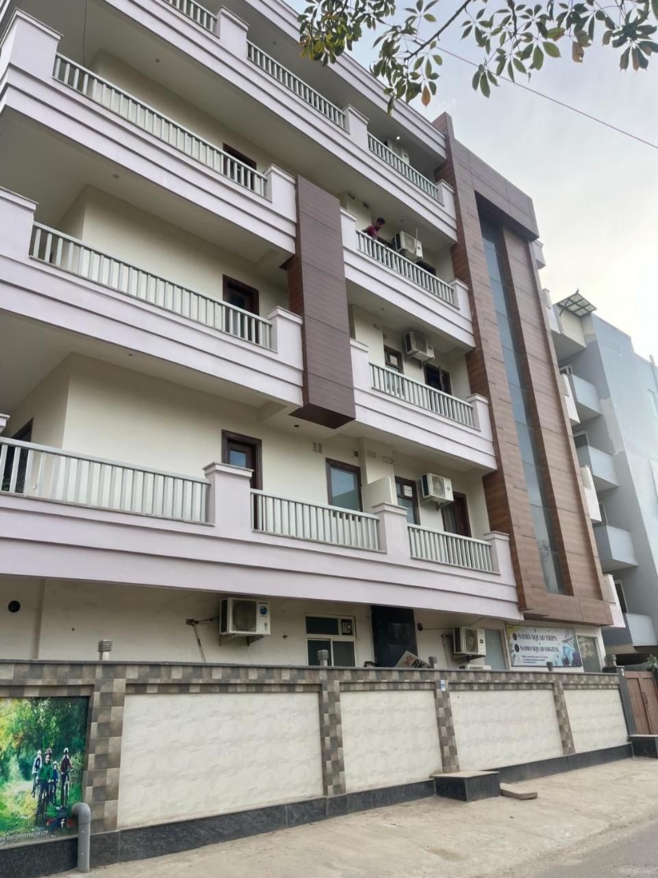 Aura Luxury Studio I Couple Friendly I Near Golf Course Road, Sector 57, Gurgaon Zewnętrze zdjęcie