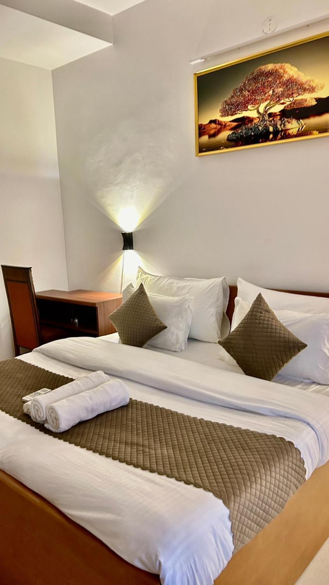 Aura Luxury Studio I Couple Friendly I Near Golf Course Road, Sector 57, Gurgaon Zewnętrze zdjęcie